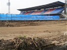 Bourání starých tribun na fotbalovém stadionu ve truncových sadech v Plzni