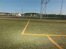 Hit s umlou trávou nového sportovního a rekreaního centra u Borské pehrady v Plzni