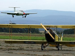 Britsk SE-5 Delfn pi lo%nskm leteckm dnu na letiti v Chebu.