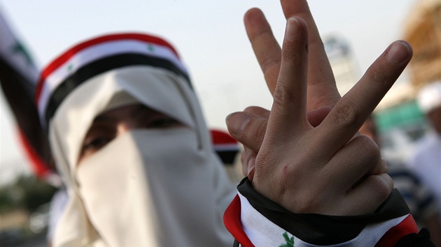 Poporu syrským demonstrantm vyjádili i protestující v jordánském Ammánu (18. dubna 2011)
