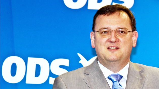 Petr Ne�as p�i tiskové konferenci po jednání výkonné rady ODS. (9. dubna 2011)