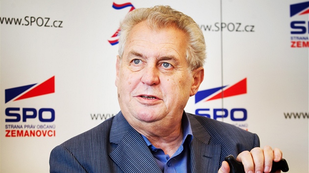 Milo Zeman pi tiskové konferenci SPOZ k prezidentské kandidatue. (12. dubna 2011)