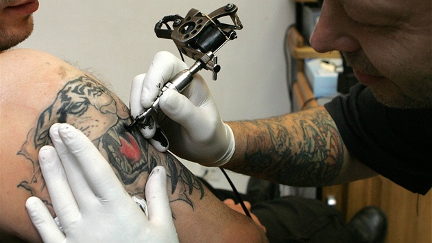 Tetování.