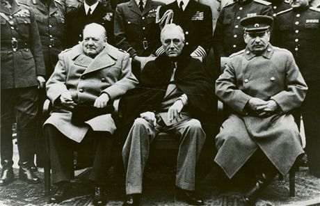 Churchill, Roosevelt a Stalin na Jaltsk konferenci v noru 1945