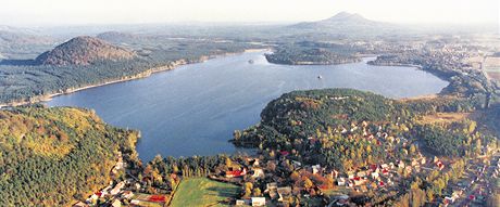 Nejvtím lákadlem pro turisty je Máchovo jezero, Doksy se o nj chtjí starat samy.