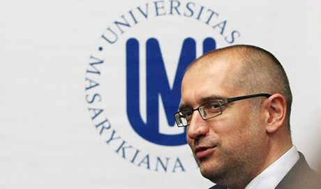 Muzikolog a dosavadní prorektor Mikulá Bek se stal 26. dubna 2011 novým rektorem Masarykovy univerzity v Brn.
