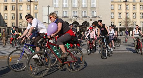 Start Velk jarn cyklojzdy Ostravou.