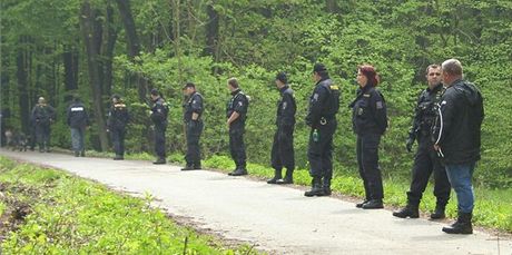 Desítky policist a hasi hledaly v Jeseníkách polského houbae. (Ilustraní snímek.)