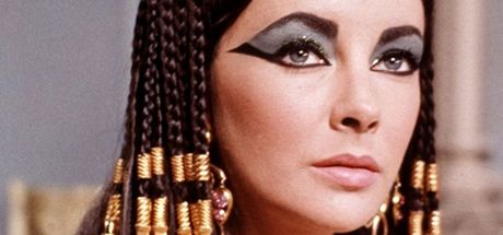 Elizabeth Taylorov jako Kleopatra ve stejnojmennm filmu z roku 1963