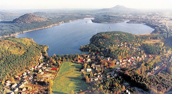 Nejvtím lákadlem pro turisty je Máchovo jezero, Doksy se o nj chtjí starat samy.