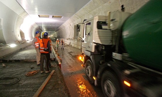 Na dostavbu Dobrovského tunelů v Brně možná nebudou peníze a termín otevření se posune do roku 2014. Ilustrační foto