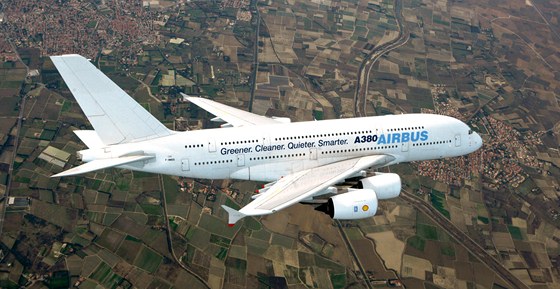 Při zkušebním letu Airbusu A380 jeden z jeho čtyř motorů Rolls-Royce spaloval směs kerosinu se zkapalněným zemním plynem