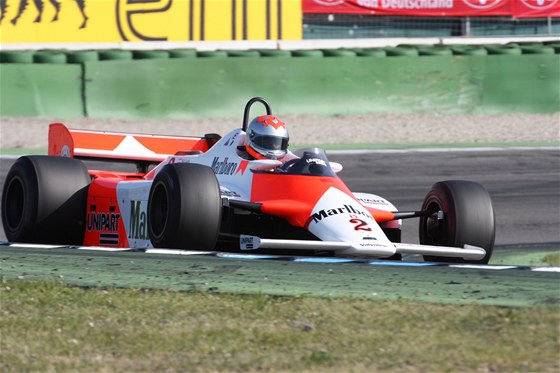 Zvýili vítzné skóre McLarenu vikendu - Verdon-Roe a jeho MP4/1 na Hockenheimringu.