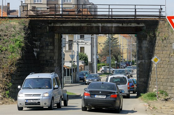 Pi modernizaci eleznice na Prahu se bude rekonstruovat i frekventovaný podjezd v Pekárenské ulici v eských Budjovicích. Ten bude po oprav irí.