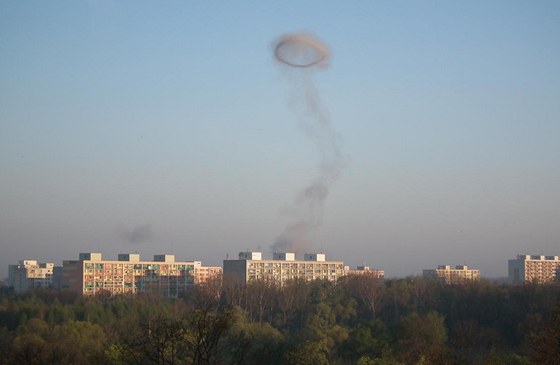 V semtínské továrn vybuchl nitroglycerin. (20. 4. 2011)