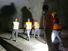 Stavební práce na tunelech Dobrovského pokraují, u za rok a pl se mají tunely prohánt tisíce aut.