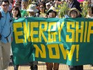 Tisíce Japonc demonstrují v Tokiu proti jaderné energetice.
