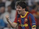 POVEDLO SE. Lionel Messi se raduje, piblíil Barcelon finále Ligy mistr.