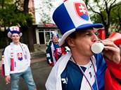 HOKEJOVÁ ZEMĚ. Na Slovensku odstartovalo mistrovství světa a hokejoví fanoušci zaplavili celou Bratislavu. 