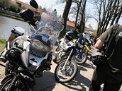 Motorkáři na strojích BMW si dali sraz v Čihošti u Ledče nad Sázavou.