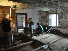Pi przkumu staven v Knnicch u Boskovic nali archeologov jmu, kter mohla slouit jako vesnick chladnika