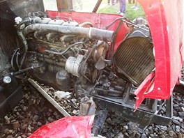 Na elezninm pejezdu v Letin u Svtl narazil rychlk do traktoru.