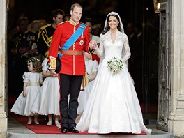 Královská svatba Kate Middletonové a prince Williama. Katina róba pochází z...