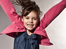Charlotte Ella v roli modelky. 