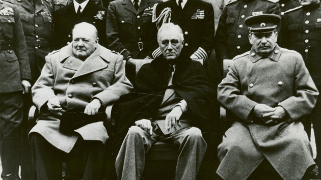 Churchill, Roosevelt  a Stalin na Jaltské konferenci v únoru 1945