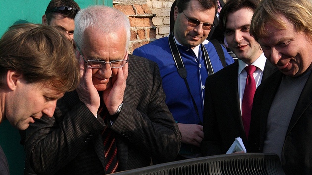 Václav Klaus se kodovkou, která mu kdysi patila