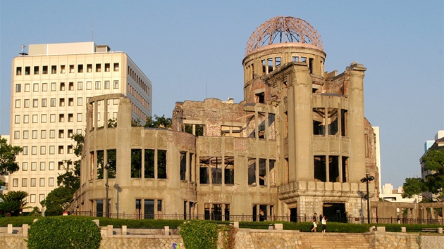 Tehdejší Průmyslový palác (dnes Hirošimský památník míru) československého architekta Jana Letzlera v japonské Hirošimě. 