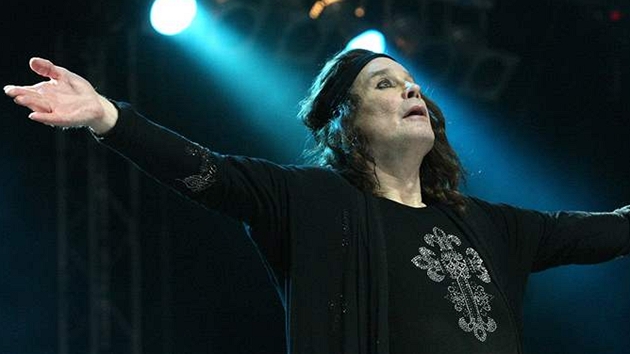 Ozzy Osbourne má jméno vytetované na kloubech.