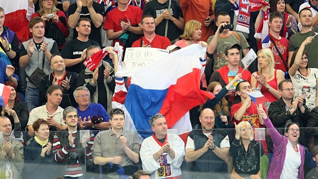 Zápas esko - Finsko sledovalo v Brn vyprodané hledit.