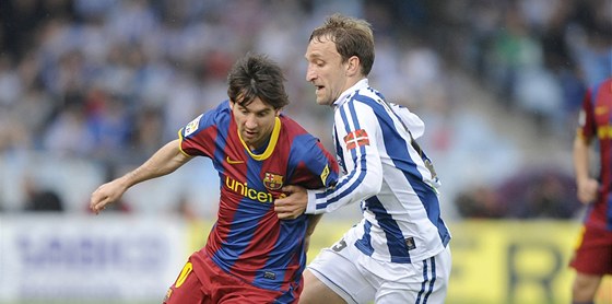 NEEKANÉ ZAVÁHÁNÍ. Lionel Messi a jeho spoluhrái z Barcelony pekvapiv prohráli se San Sebastianem.
