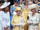 Matka Kate Middletonové Carol, královna Albta II. a vévodkyn Camilla