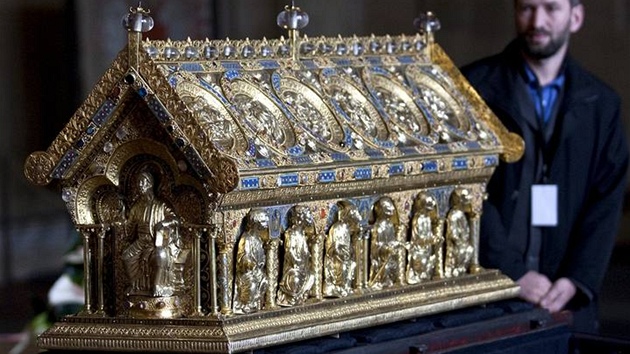  Relikviá svatého Maura je zpátky na zámku v Beov nad Teplou.
