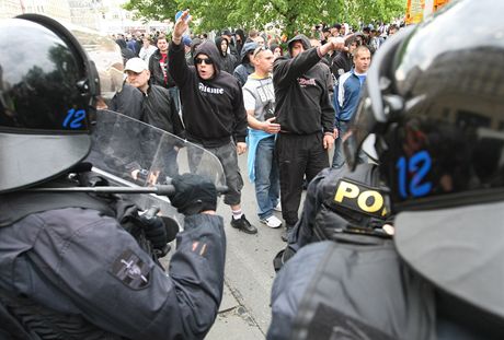 Extremisté svolali protestní shromádní do tí mst v Moravskoslezkém kraji. (Ilustraní snímek)