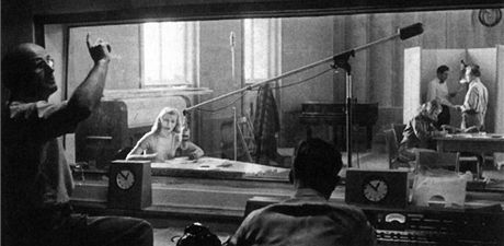 Podoba vysílacího studia rádia Svobodná Evropa z padesátých let.