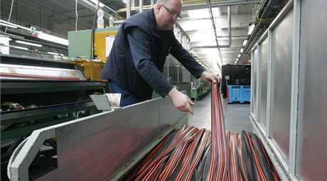 Továrna Saar Gumi Czech, která vyrábí gumová tsnní pro automobilový prmysl, bude pibírat 150 nových zamstnanc.