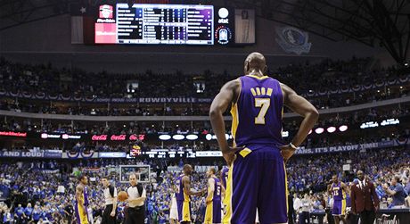CO S TÍM. Zklamání Lamara Odoma z Los Angeles Lakers.  