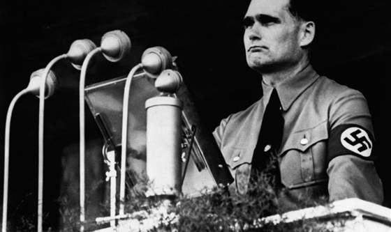 Rudolf Hess pi projevu