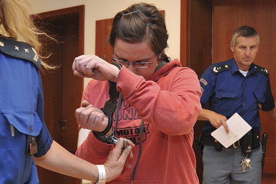 Aneta Florová alias Pipka 23 dostala za podvody a kráde souhrnný trest ty let vzení.
