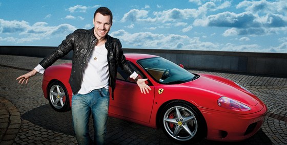 Leoe Maree se svým Ferrari