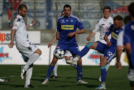 Tuhý souboj v duelu Olomouc (modrá) - Slovácko.