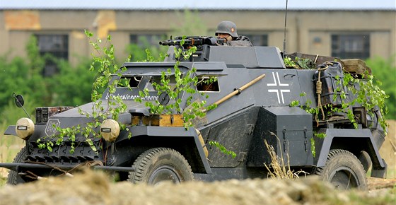 Milovníci vojenské historie pedvedli v eských Budjovicích bitvu inspirovanou boji mezi nmeckou a sovtskou armádou na sklonku II. svtové války.