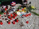 K tablu 4. D jihlavského gymnázia nosí studenti svíky za spoluáka, který spáchal sebevradu.