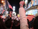 Ameriané slaví v ulicích (2. kvtna 2011)