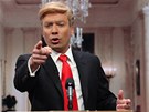 Bavi Jimmy Fallon z televize NBC pedstavuje ve svém  zábavném poadu Donalda Trumpa coby "amerického prezidenta oznamujícího znekodnní bin Ládina (3. kvtna 2011)
