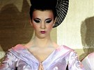 PUNKOVÁ GEJA. Svatební model inspirovaný japonským kimonem