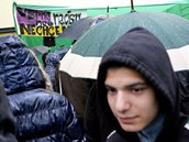 Protest brnnskch Rom ped Muzeem romsk kultury na 1. mje 2011.